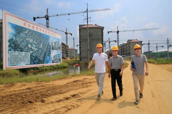 下了楼房进厂房 临沂扶贫搬迁如何让这个村“挪穷窝”“斩穷根”